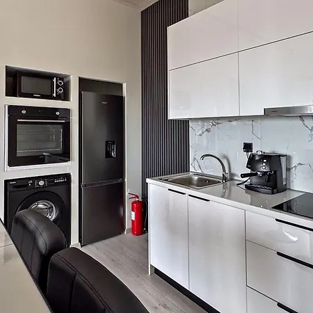 Frederica Luxury Lagyna